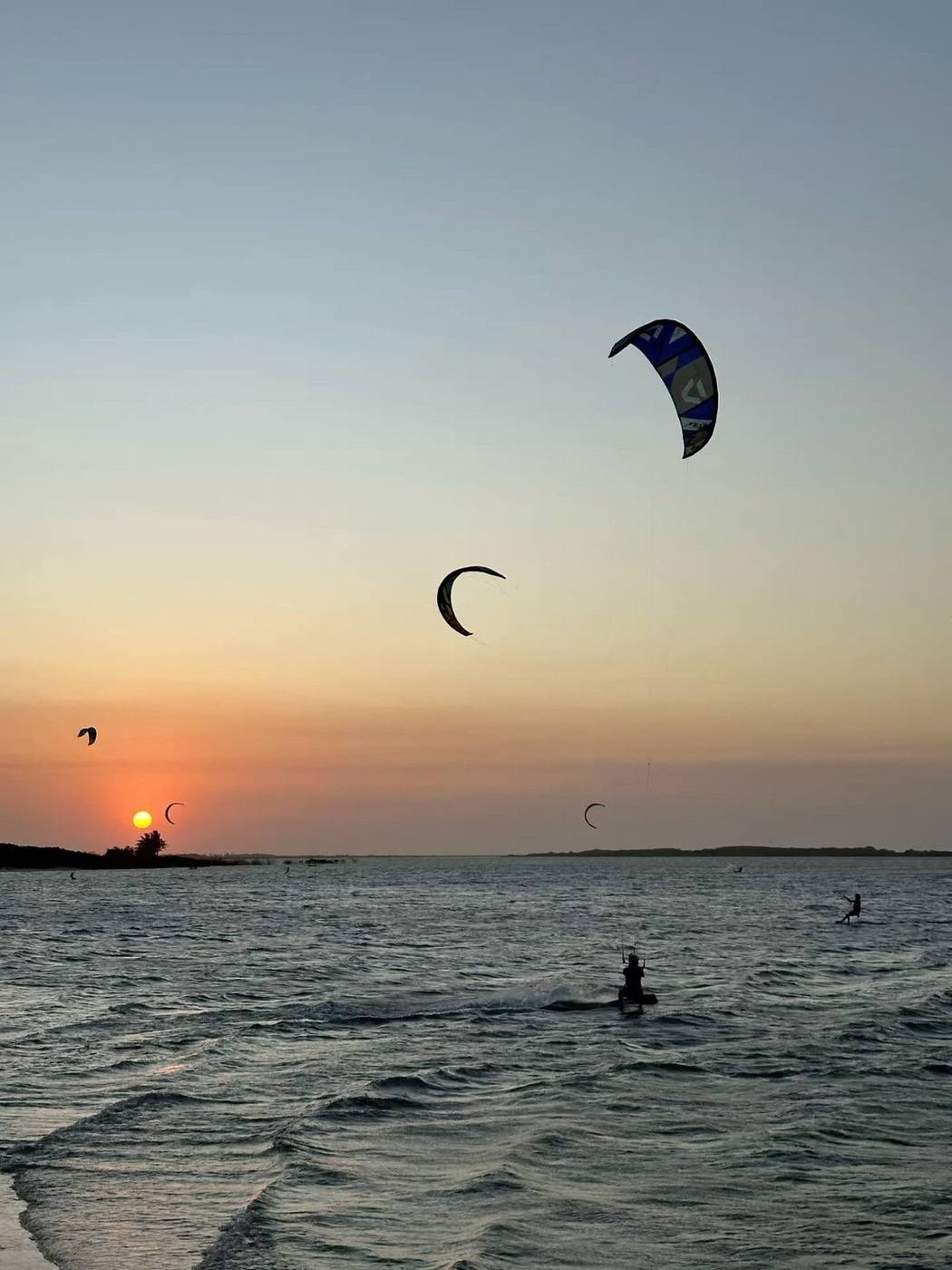 Pôr do sol em Atins com kitesurf